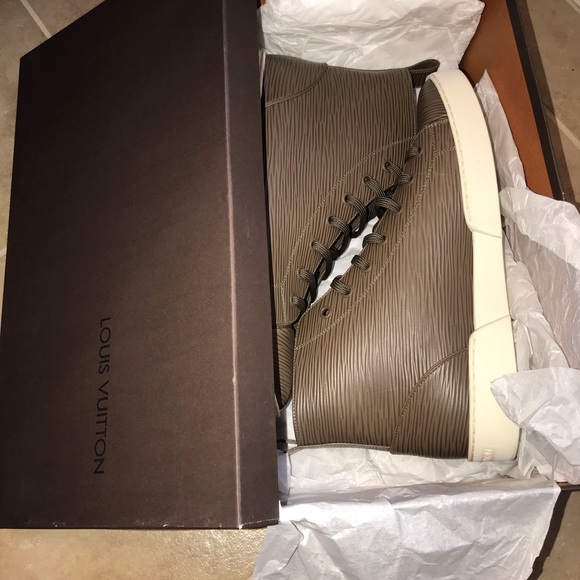 Louis Vuitton sneakers - Picture 2 of 8